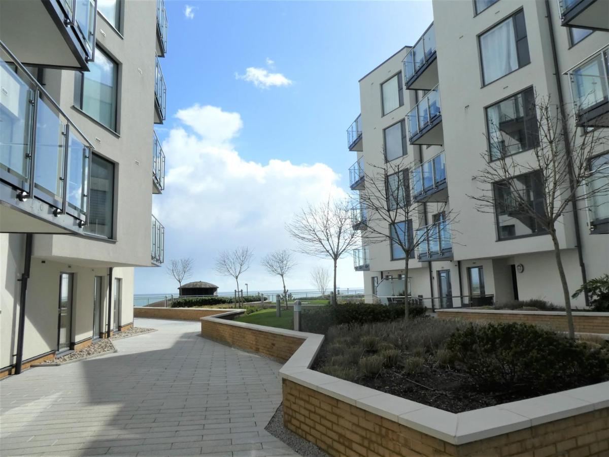 Seaview West Coast - Exceptional - 2 Bedrooms Sleeps 5 -Stunning Sea Views - 500 Metres To Beach Bournemouth Exterior photo