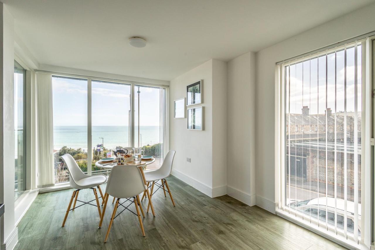 Seaview West Coast - Exceptional - 2 Bedrooms Sleeps 5 -Stunning Sea Views - 500 Metres To Beach Bournemouth Exterior photo